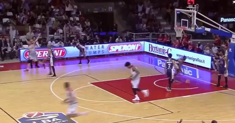 Reggio Emilia ci crede (89-82), Torino cade ancora: è il 7° ko di fila