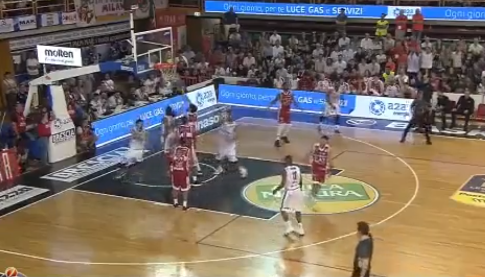 Brescia strepitosa, Milano al tappeto (88-85): dopo 31 anni il derby è della Leonessa