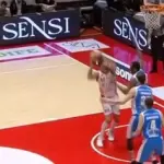 Serie A1, lunch match: la Dinamo Sassari espugna il PalaCarrara