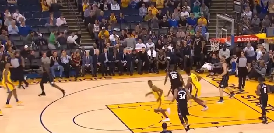 Golden State, un altro ko: blitz dei Bucks, Houston matematicamente prima a Ovest