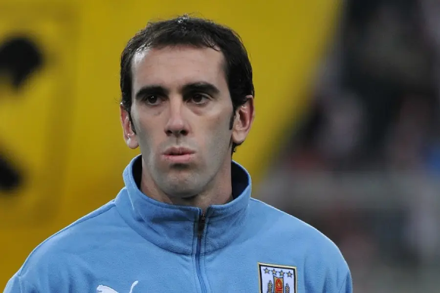 L’ Inter mura la propria difesa con Diego Godin