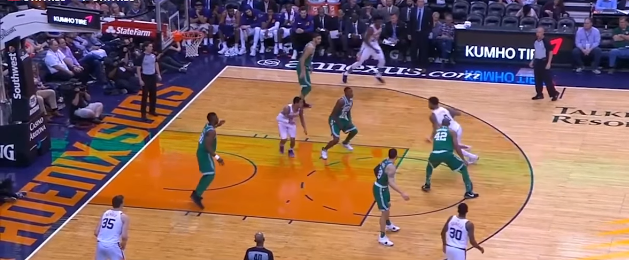 Boston espugna Phoenix (94-102). I Sixers ritrovano Fultz e volano: 7° di fila