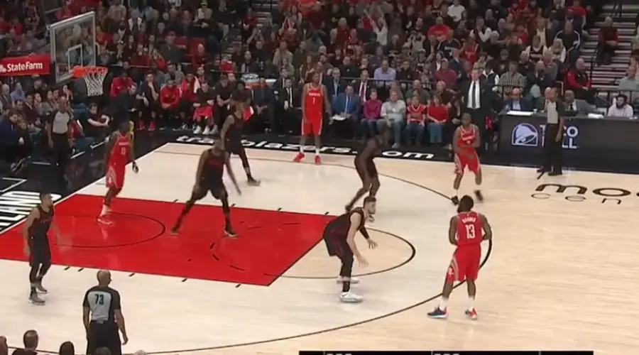 Houston ferma Portland: al Moda Center esulta D'Antoni (111-115). Suicidio OKC a Boston