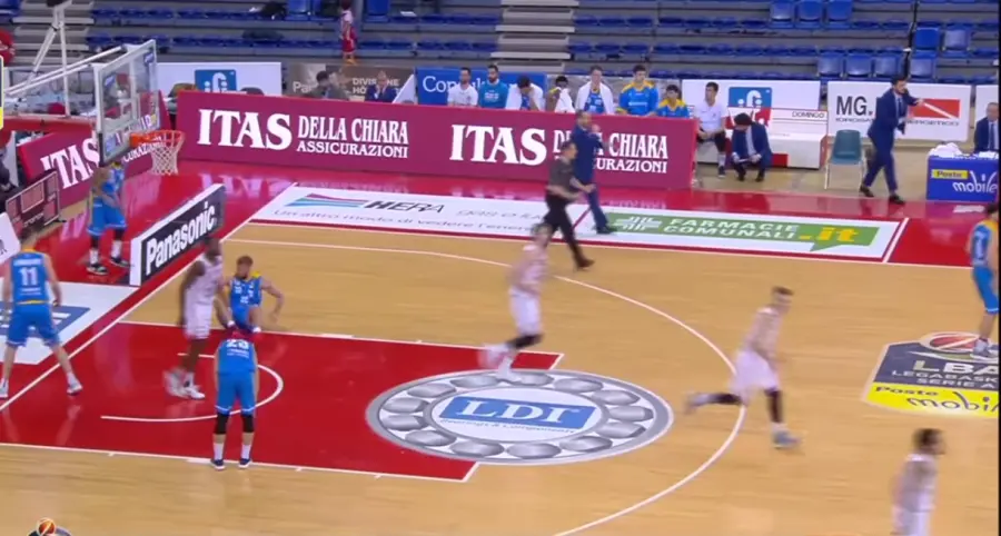 Pesaro, la 'remuntada' ha riacceso l'entusiasmo. Leka: "Ringrazio i tifosi"