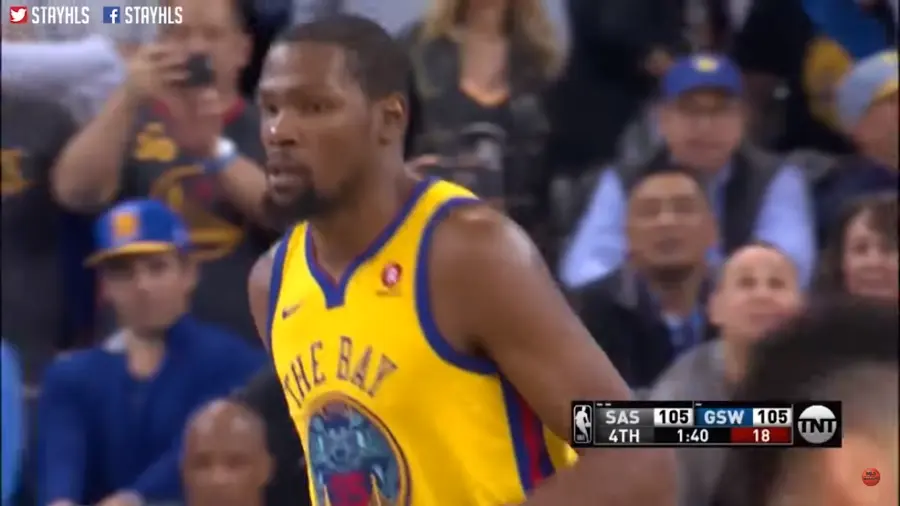 Durant stellare, Golden State rimonta e batte San Antonio (110-107). Curry ko