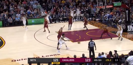 LeBron leggendario, Cleveland batte Brooklyn. Wade beffa i Sixers