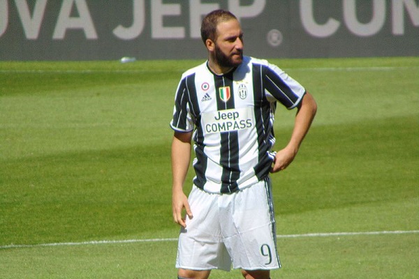 Higuain accetta il prestito, rimane il nodo dell’ingaggio