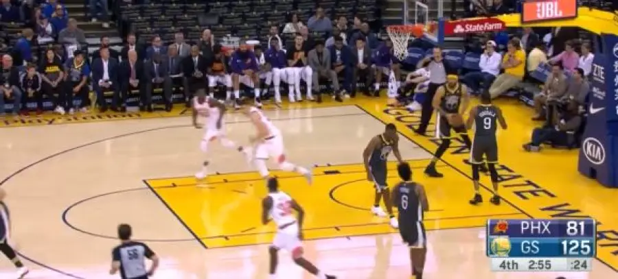 Golden State asfalta Phoenix. Beli ritarda l'esordio, ma i Sixers battono NY