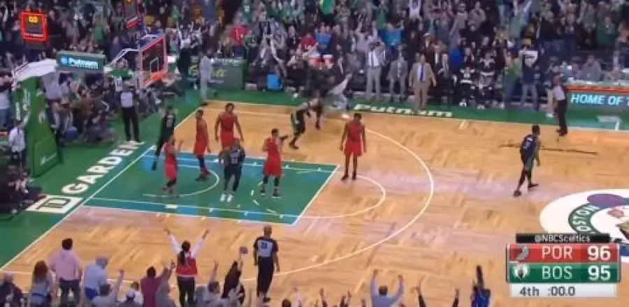 Boston all'ultimo respiro: Horford beffa Portland sulla sirena (97-96). Vince Toronto