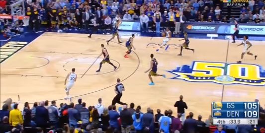 Denver giustizia i Warriors. Utah senza freni, San Antonio ko