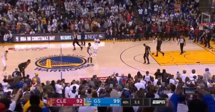Christmas Day, Golden State spietata: Cleveland si arrende nel finale (99-92)