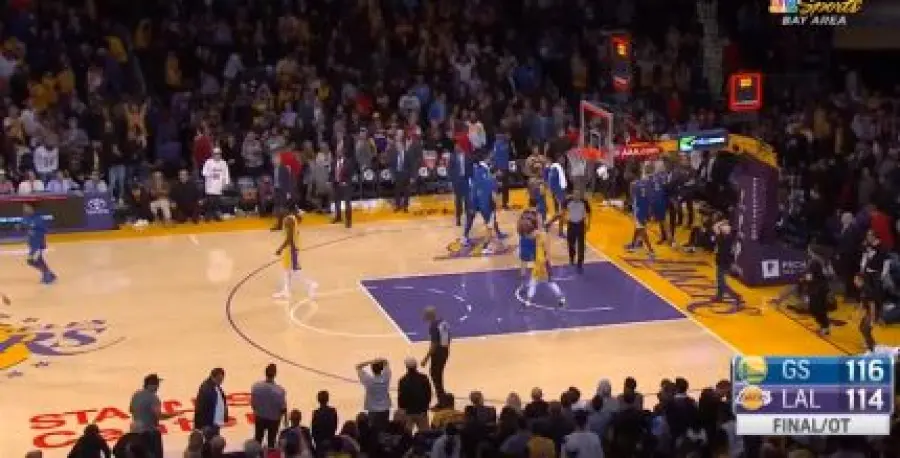 LA lotta davanti a Bryant, ma allo Staples Center la spunta Golden State (114-116 ot)