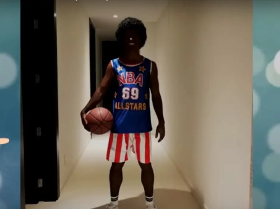 Pubblica foto mascherato da giocatore di basket nero, bufera su Griezmann