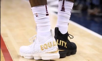 LeBron abbatte Washington... e Trump. Toronto sconfigge Sacramento