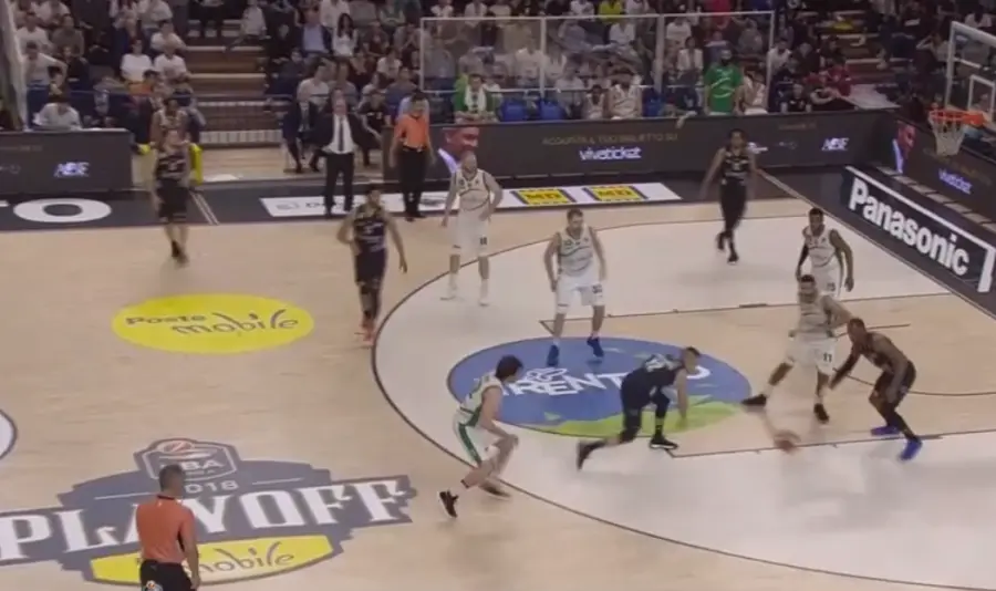 Goduria Trento, Avellino saluta i playoff: 84-68, Buscaglia in semifinale