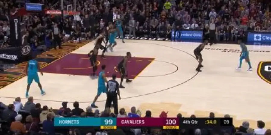 LeBron trascina Cleveland: Charlotte beffata. Curry e Thompson distruggono i Bulls