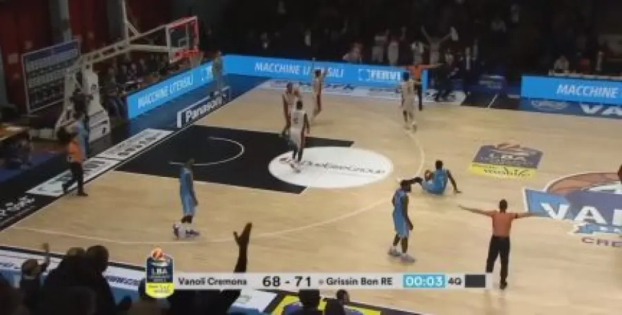 Della Valle super, Cremona si arrende: al PalaRadi passa Reggio Emilia (68-71)