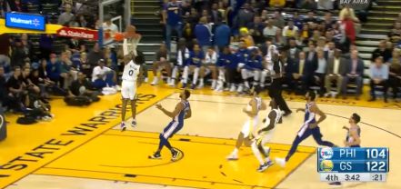 Golden State inarrestabile, battuti anche i Sixers (135-114). Cleveland risorge a Dallas