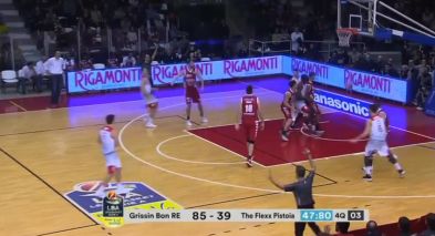 Finalmente Reggio: umiliata Pistoia (90-42). Cantù lotta, ma la spunta Venezia (92-93 dts)