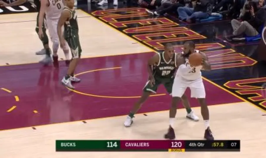 Antetokounmpo show, ma vince Cleveland (124-119). Male Oklahoma, volano i Sixers