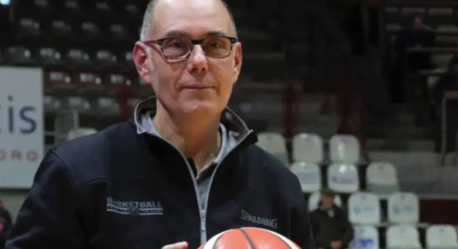 La Pallacanestro Varese surclassa un'inguardabile Cantù: Okoye mvp