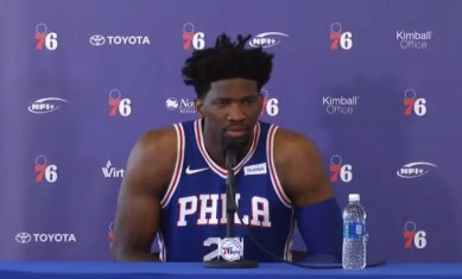 76ers, maxi rinnovo per Joel Embiid: 148 milioni in 5 anni. Con delle clausole...