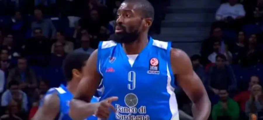 Shane Lawal non molla e fa una promessa ai tifosi di Avellino: 'Tornerò protagonista'