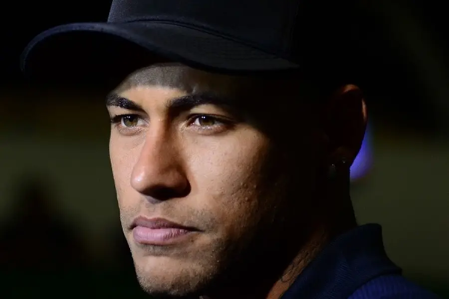 La polveriera parigina e la “solitudine” di Neymar