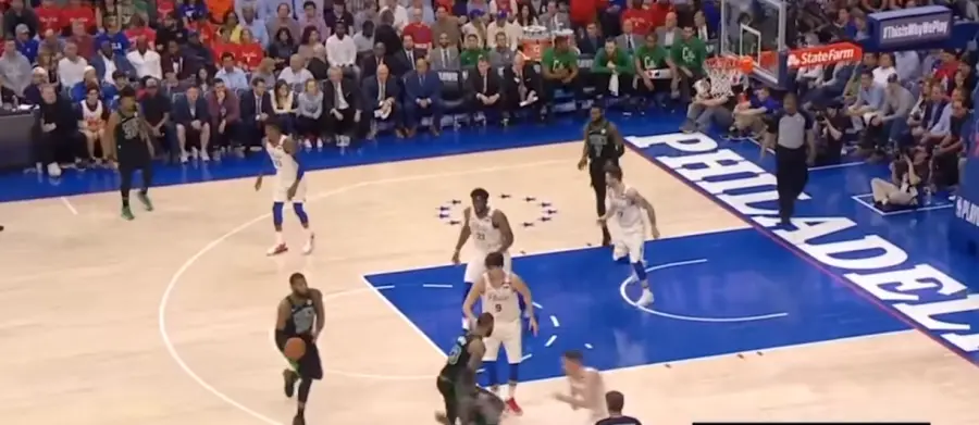 Orgoglio Phila, Celtics ko (103-92): 1-3, si torna a Boston. Cleveland umilia Toronto: 4-0