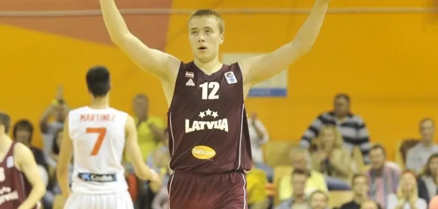 Arturs Strautins firma un biennale con l'Orlandina Basket