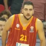 I tifosi della Virtus Bologna danno il benvenuto ad Aradori: 'Torneremo grandi'