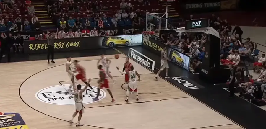 Serie A, 29esimo turno: Pesaro tenta il "bis" contro Venezia, Varese-Cremona sfida playoff