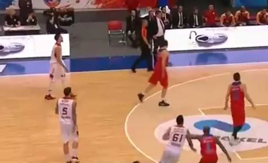 Olimpia Milano, vicino il colpo Micov: rescisso il contratto con Hickman